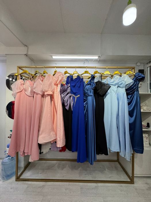 Продаётся вечерние платья