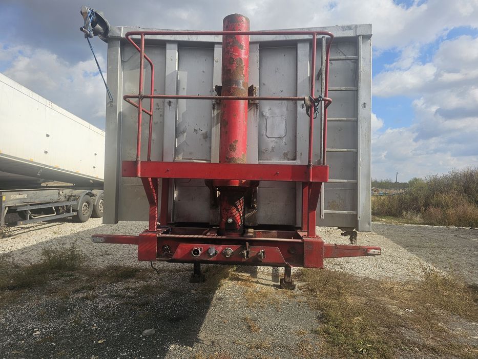 Semiremorca basculabila