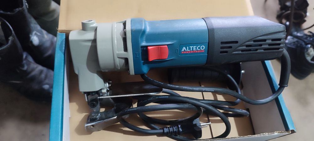 Продам электроножницы