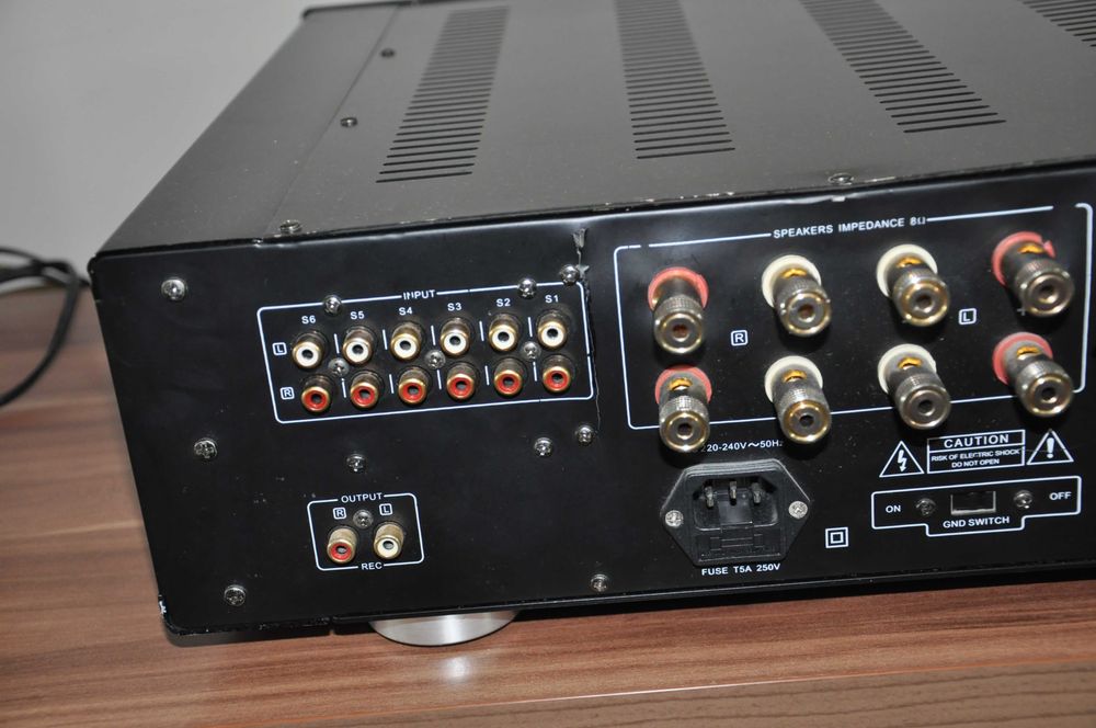 amplificator hibrid Vincent sv236