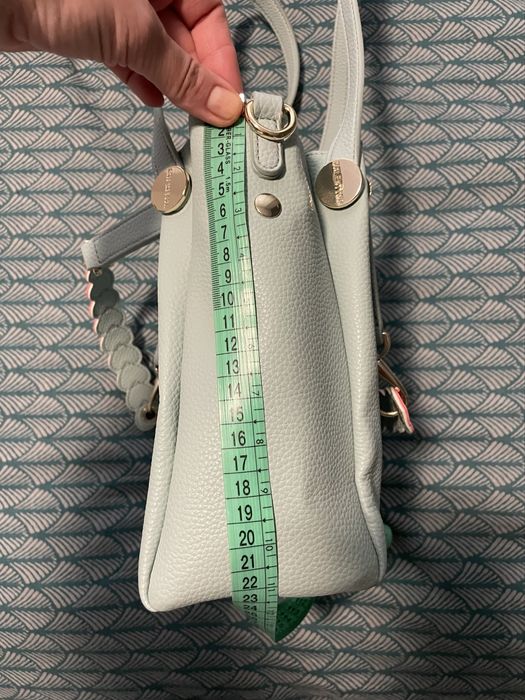 Geanta valentino noua medie