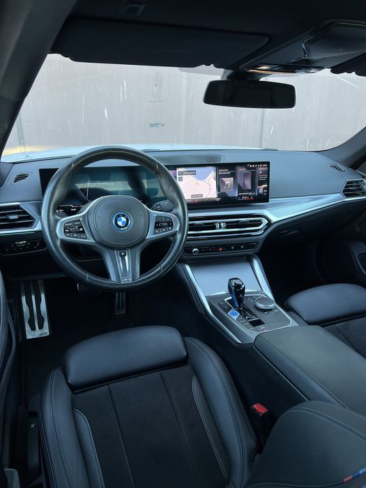 Bmw i4 eDrive 40 /Pachet M /2023 /Distronic/ Camere 360 Full asistenta