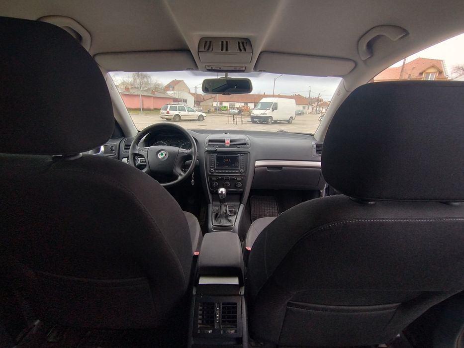 Vând Skoda Octavia 2