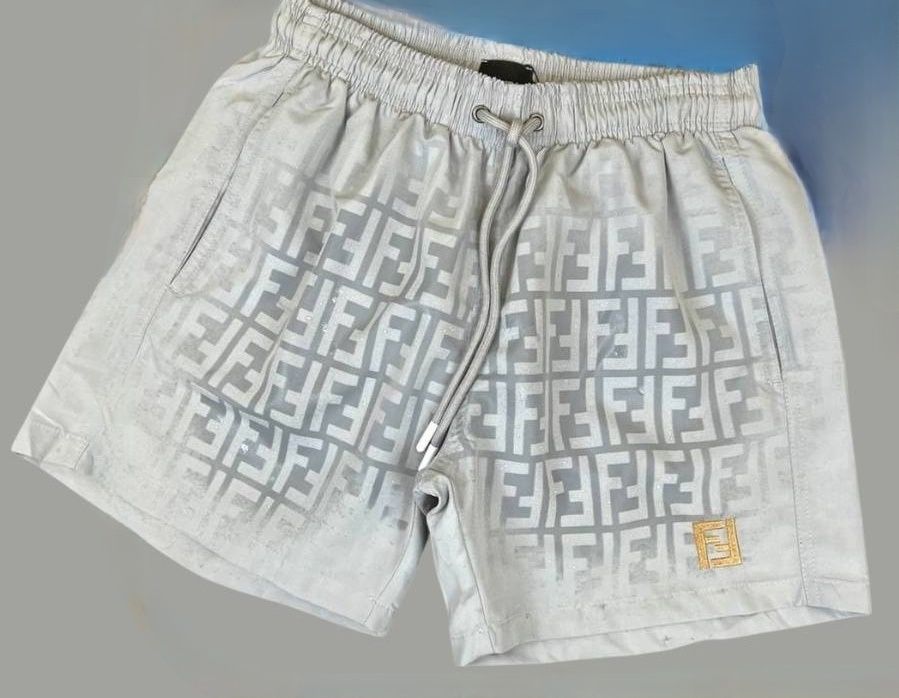Bermude barbati Fendi,model cu efect la contactul cu apa.Calitate luxury.Toate mărimile disponibile