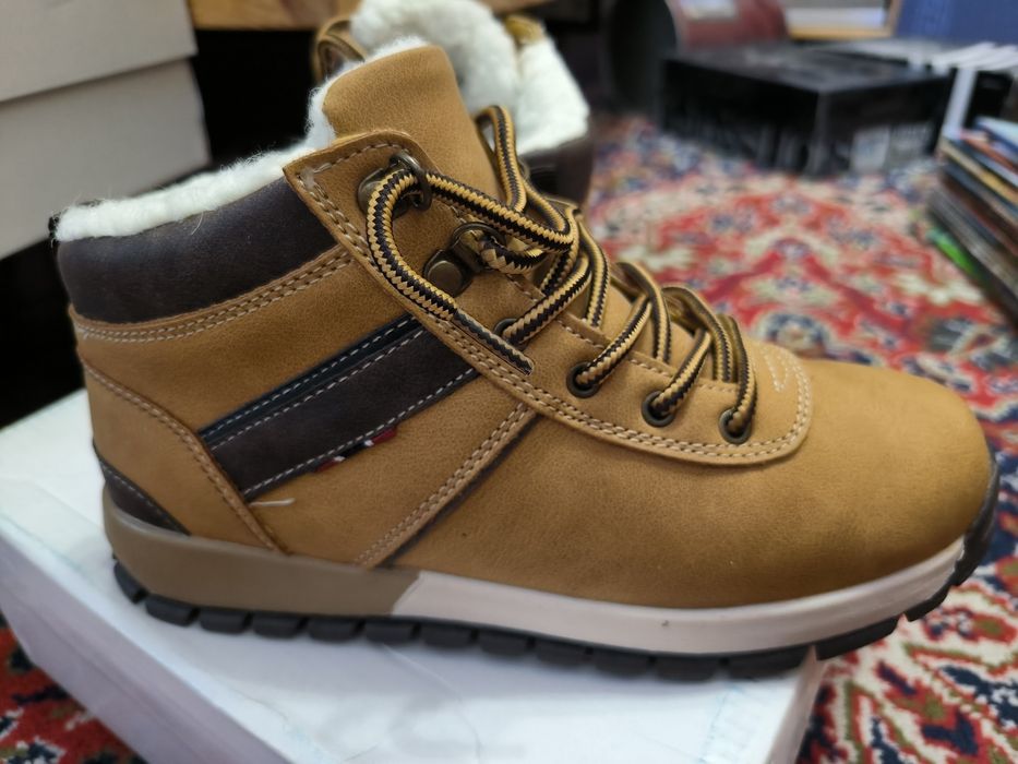 Ботинки зимние продам