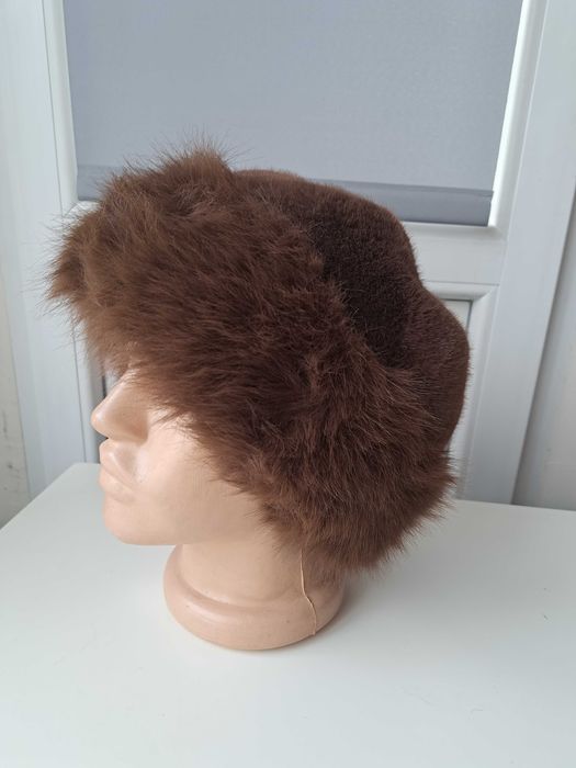 Нова пухкава дамска шапка