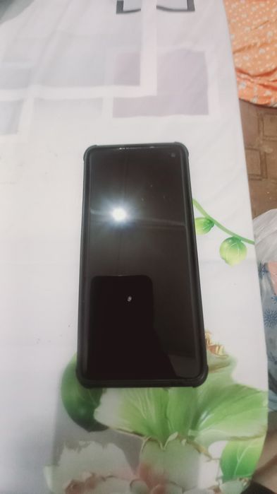 Продам андроид хорошем состоянии 10 из 10 все оригинале