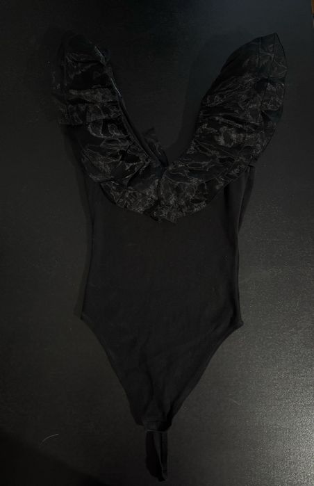 Отлаю одежду даром