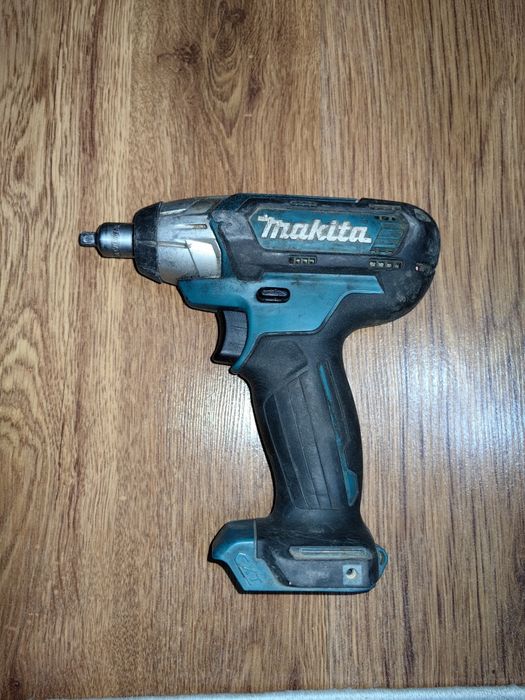 Гайкаверт makita