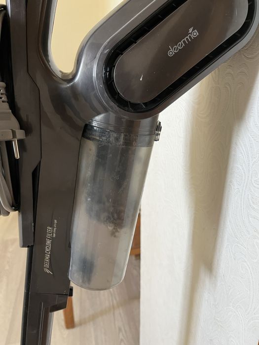 Продам пылесос Deerma DX700S серый