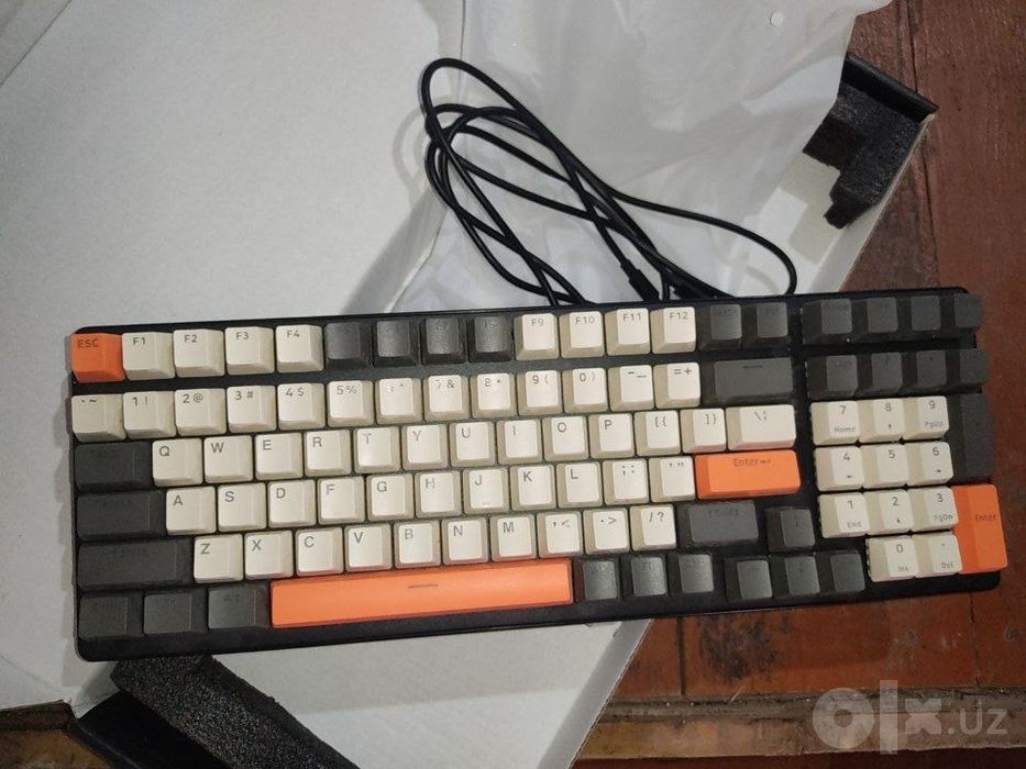 Gaming klaviatura + Logitech  RGB mishka komplekt