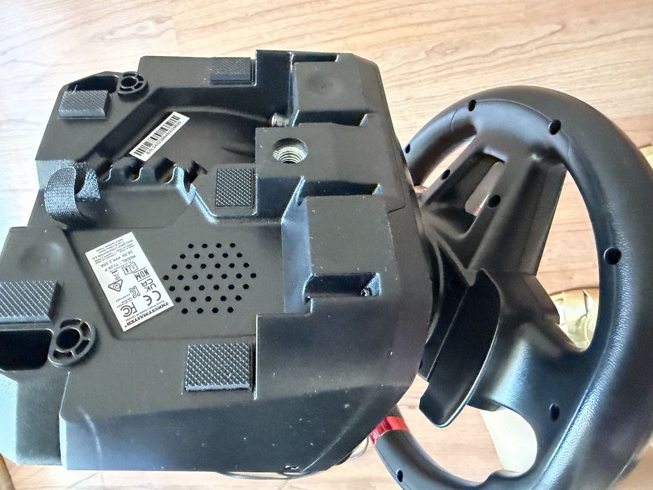 Геймърски волан Trustmaster T128 за PS4 и PS5