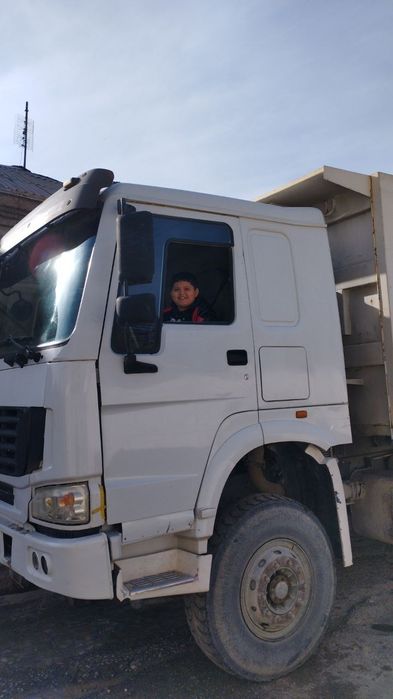 Продаю свой самосвал Хово  2012 года выпуска