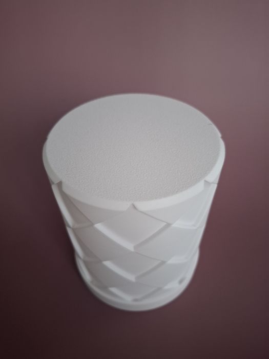 Veioză LED decorativă – design modern 3D – lumină ambientală elegantă