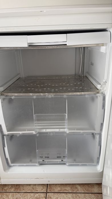 Frigider Beko defect