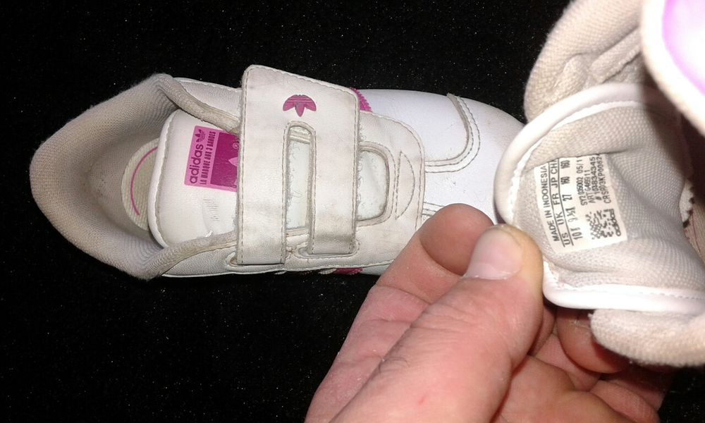 Разпродаваме маратонки и сандали за момиче адидас N26,27,29