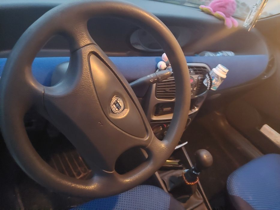 Lancia y 1.2  60 коня 2002 година НА ЧАСТИ или цяла