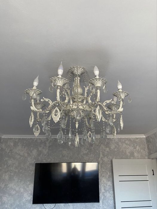 Продаётся люстра