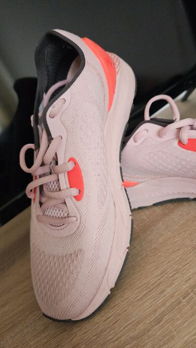 Adidasi Under Armour HOVR marime 38