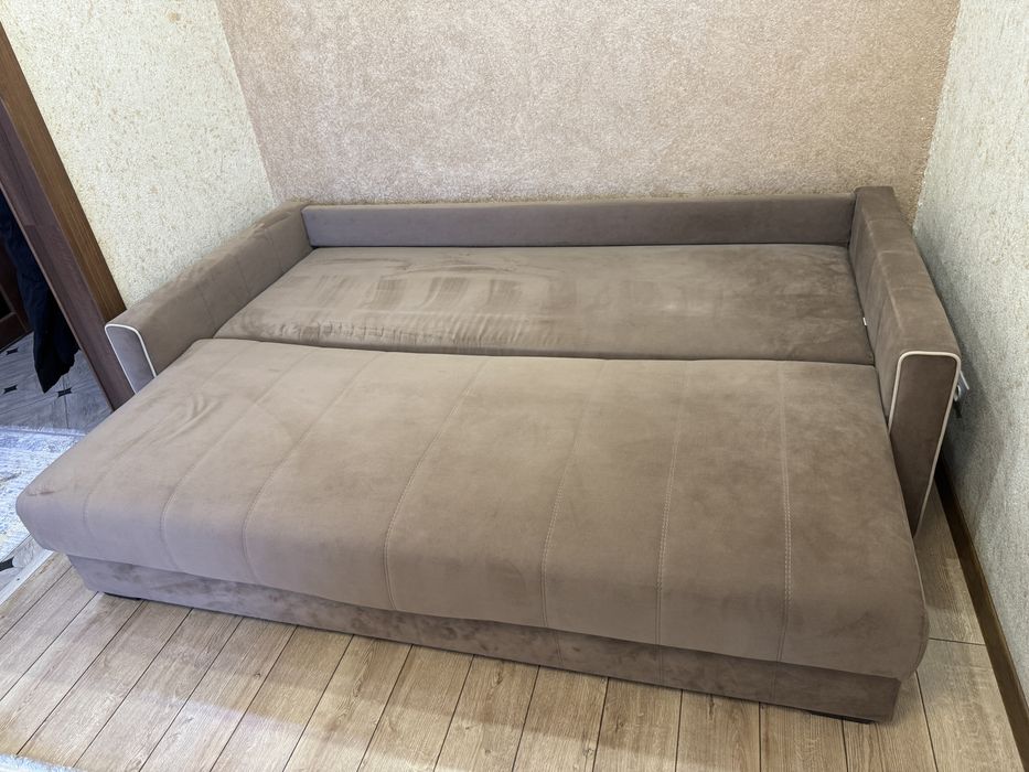 Диван для гостиной или спальни