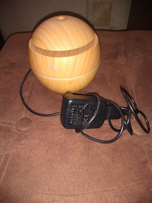 Арома дифузер, за етерични масма