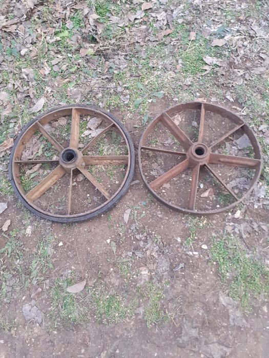 Метални колела, крака за пейка.