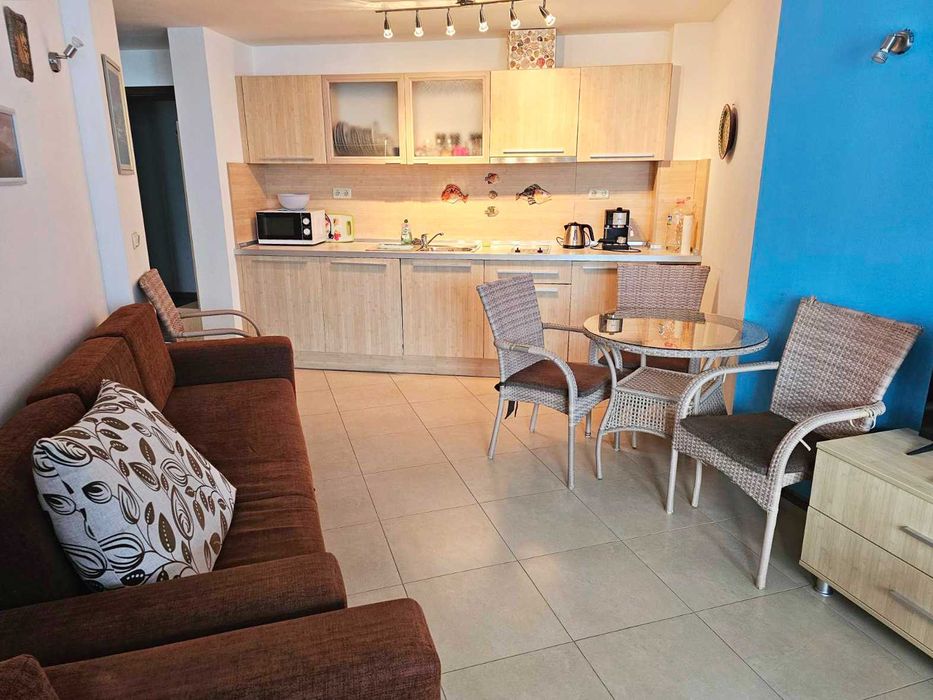 Продава се Двустаен апартамент в Балчик - 65 кв.м за 1924 €/кв.м - Снимка #3