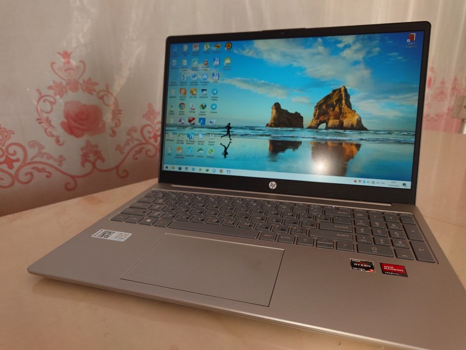 Laptop HP star book 15