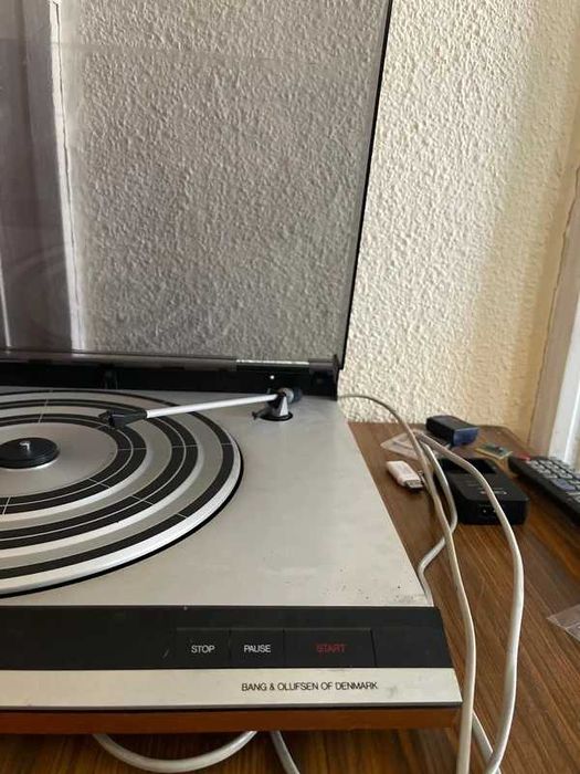 Pick-Up Bang & Olufsen Beogram 2202 , nu are doza.
