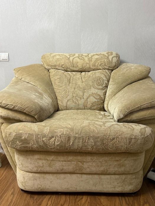 Отдам 2 дивана и 2 кресла