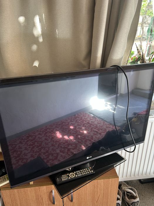 Model: LG 37SL8000 Diagonală: 37 inch (94 cm) Rezoluție: Full HD (1920 × 1080)