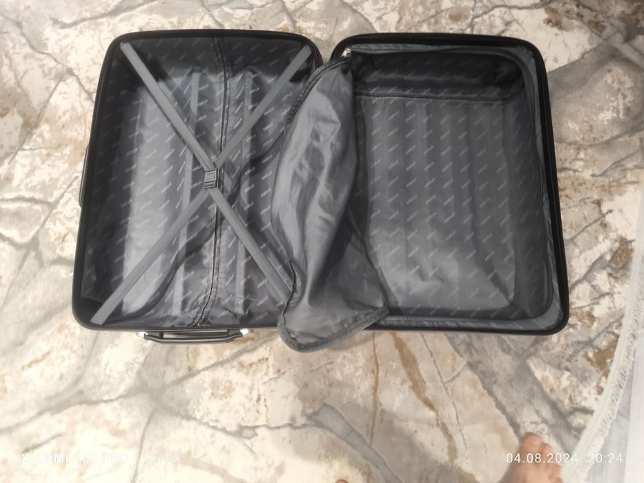 Чемодан на колёсах