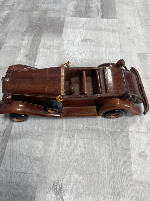 Masina epoca din lemn