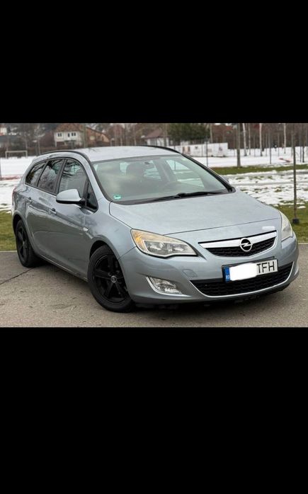 Opel Astra J 2012