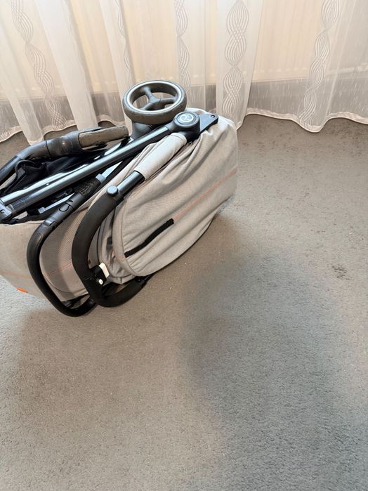 Cărucior cybex beezy