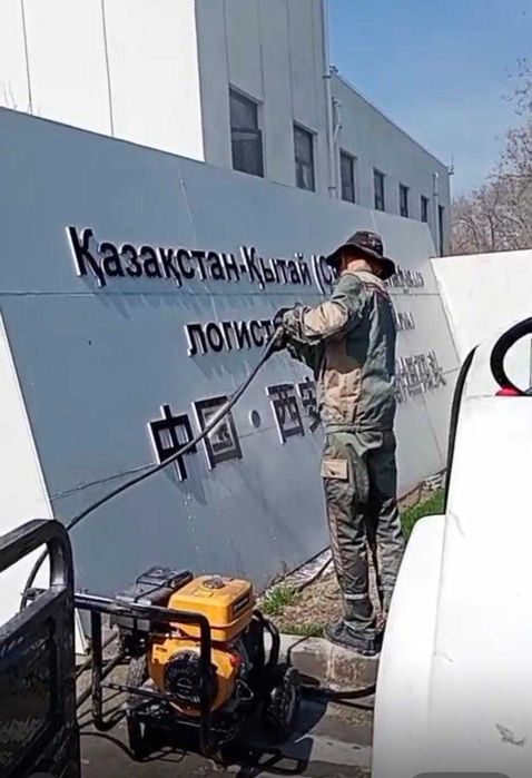 Услуга по уборке заводов, складов, промышленных предприятий,