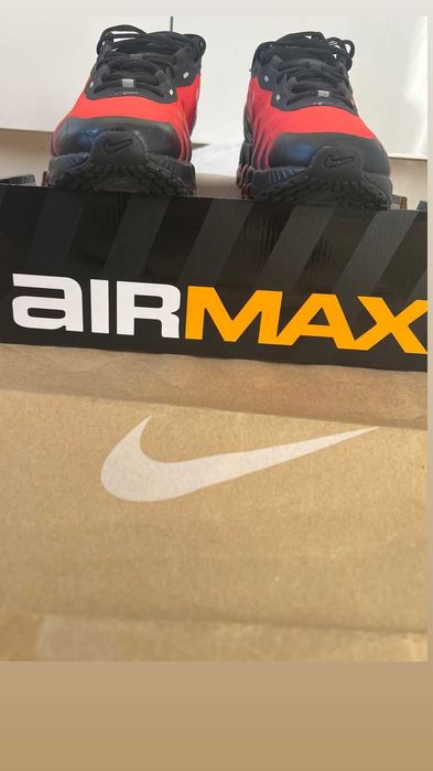 100% Оригинални Nike Dn 8 в номер 42.5-27 см стелка- Уникален цвят