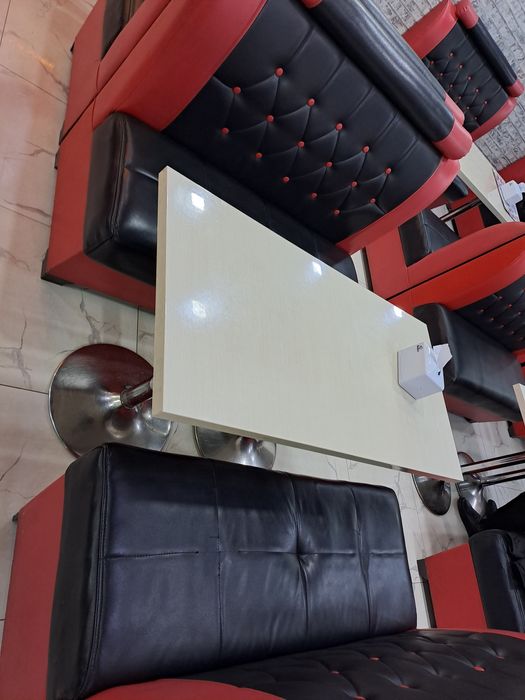 Диван стол сотилади срочнога