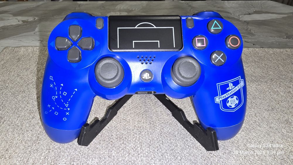 PlayStation 4 Slim Glacier White