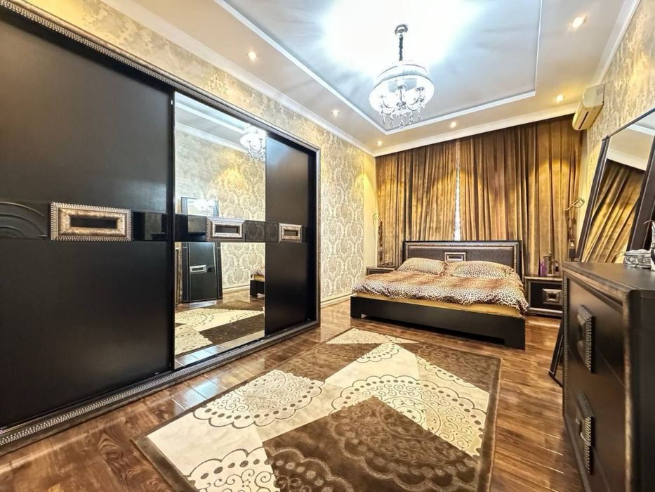 Попугайчик ул Чехова 4/4/4 Ор-р: кафe Бон площадь:  170м2
