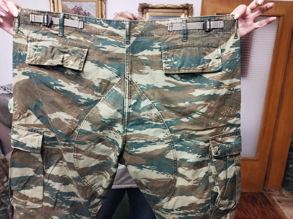 Камуфлажни панталони НОВИ,якета комплект  с елек и качулка ,Ризи