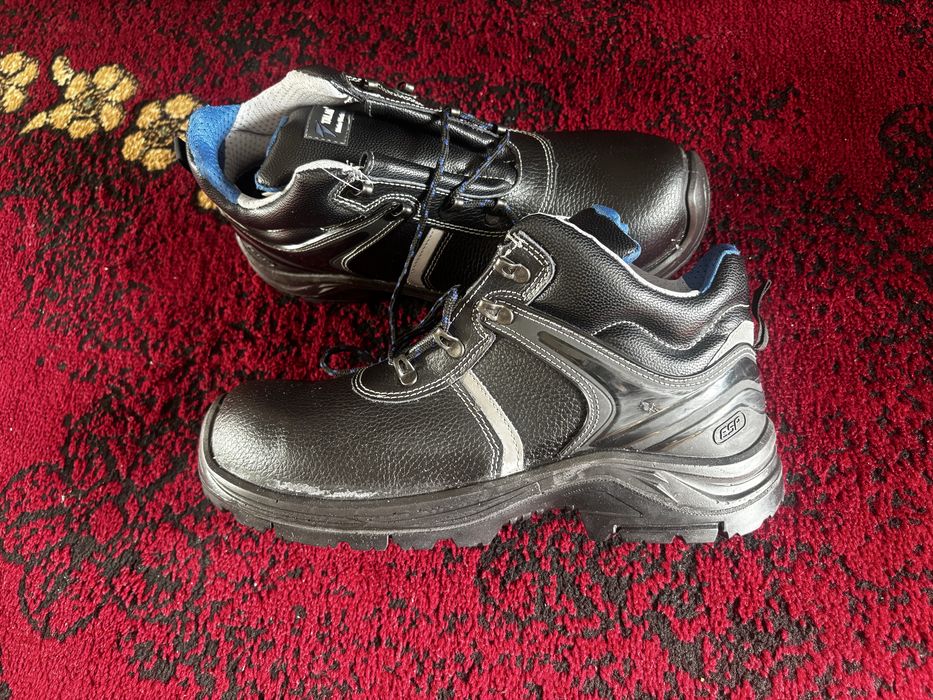 Ботинки из натуральной кожи