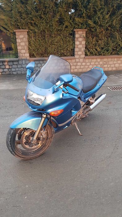 Schimb/Vând Kawasaki ZZR600E (ZX6) 1995 pentru proiect, stuntbike, trackbike, piese (nu dezmembrez)