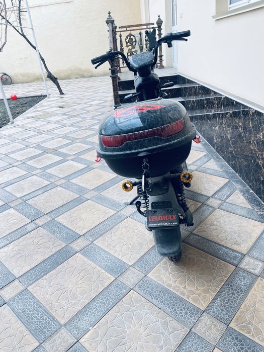 скутер Velomax 12w