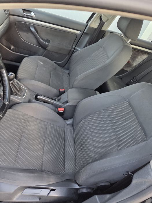 VW Golf 5 2.0 TDI (НА ЧАСТИ)