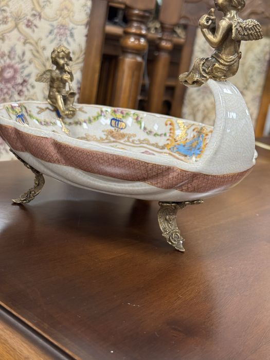 Fructiera din portelan craquelle si ornamente din bronz