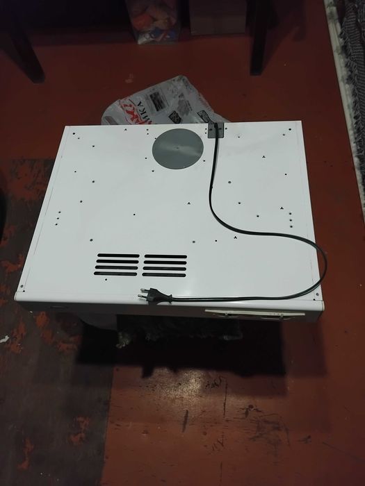 Вытяжку кухонную