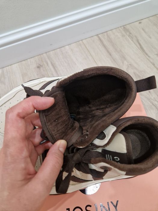 Продам кроссовки JOSINY новые