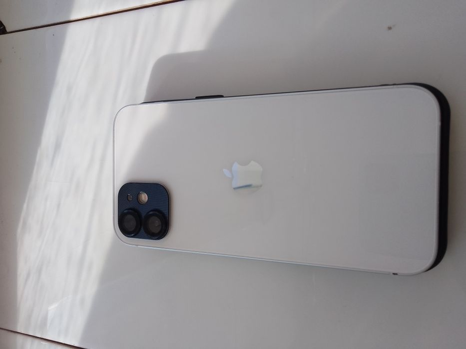 iPhone 12 64ГБ Срочно