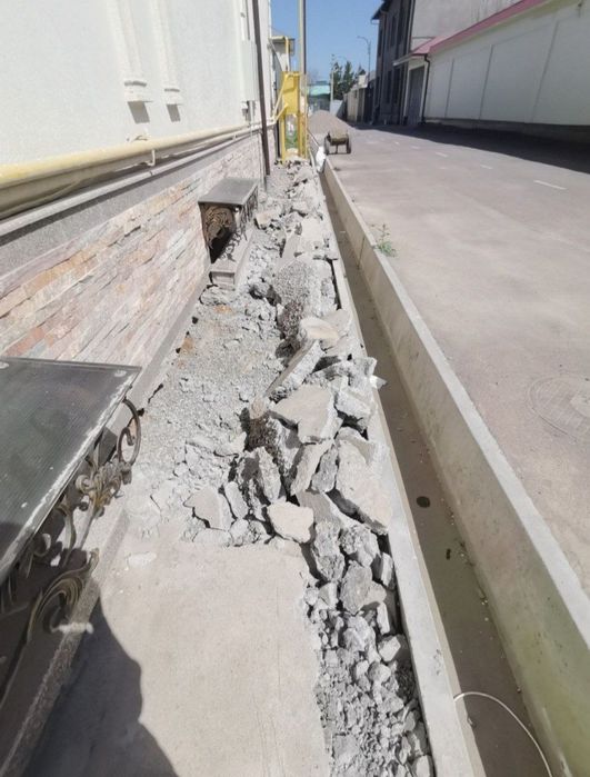 Ломаем старый бетон стяжку любой сложности !!! Перфораторщик !!!